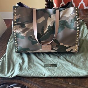 100% authentic Valentino  camouflage handbag guc